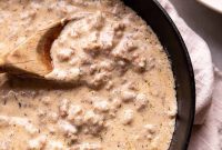 Southern-Style Sausage Gravy Recipe for Biscuits and Breakfast