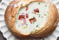 Rich and Creamy New England Clam Chowder Recipe