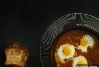 Curried Tomato Sauce with Poached Eggs – Gluten-Free Recipe
