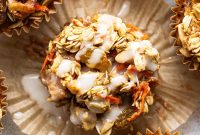 Carrot Cake Oatmeal Muffins: Spiced Breakfast Cups with Raisins and Nuts