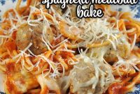Cheesy Spaghetti and Meatball Bake Recipe for Family Dinners