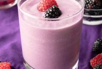 Low-Carb Keto Berry Smoothie Recipe for Weight Loss-Friendly Mornings