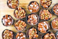 Slow-Cooker Chocolate Peanut Butter Clusters (Crockpot Candy)