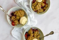 Blackberry Apple Crumble Recipe: Rustic Dessert with Oat Topping