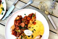 Garlic Chicken in Tomato-Veg Sauce with Creamy Polenta