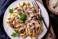 Fettuccine Alfredo with Mushrooms (Cream-Free)
