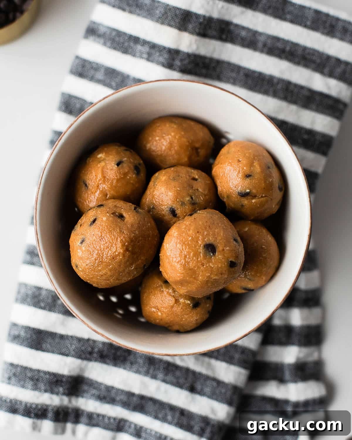 5-Ingredient Peanut Butter Cookie Dough Energy Bites 2 5 Ingredient Healthy Peanut Butter Cookie Dough Balls