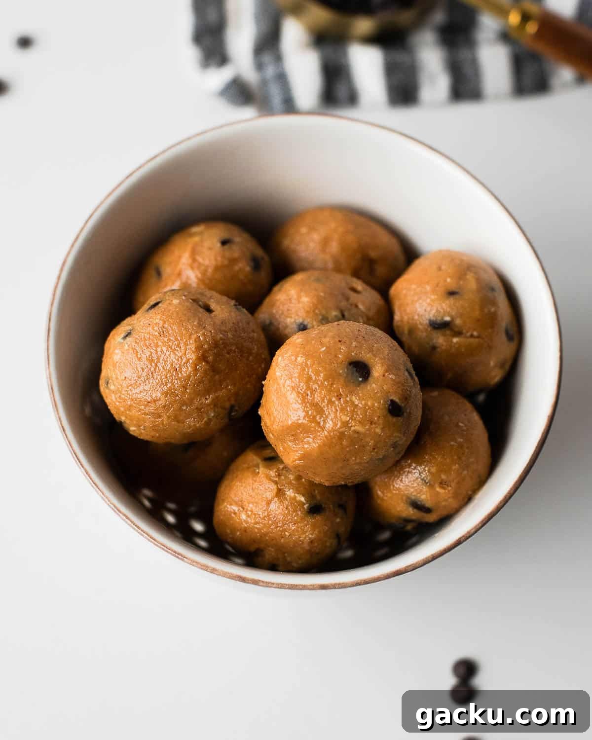 5-Ingredient Peanut Butter Cookie Dough Energy Bites 8 peanut butter dough balls recipe