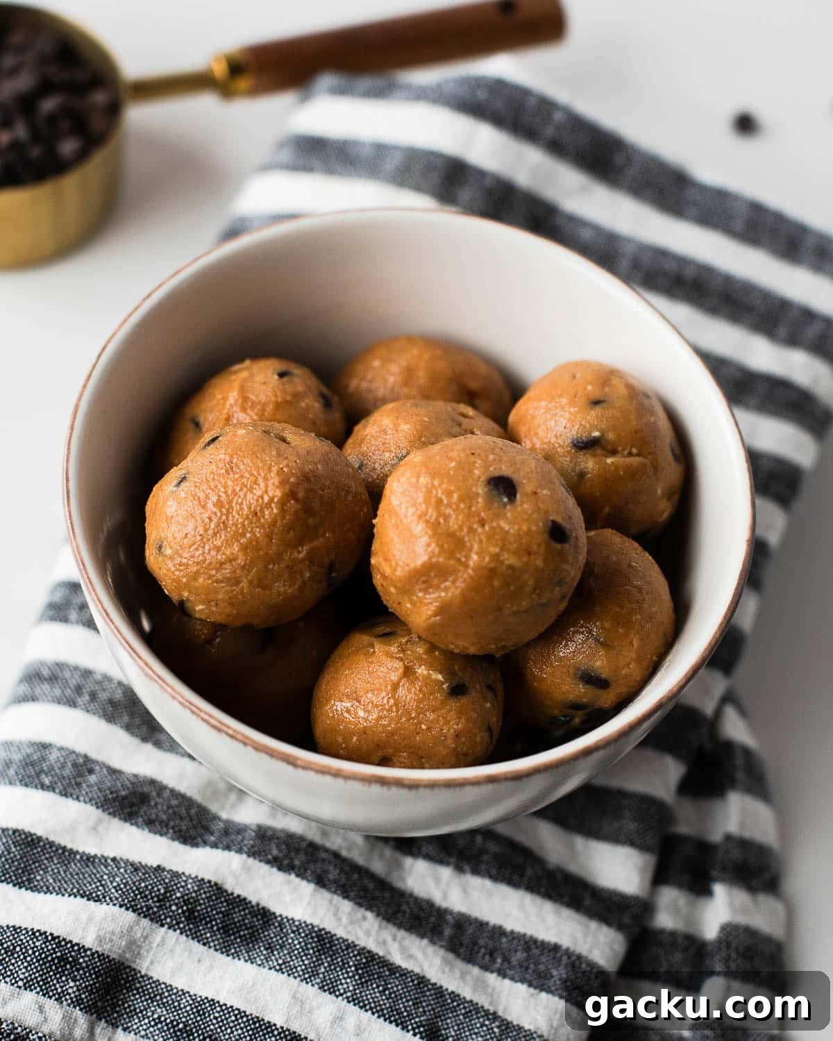 5-Ingredient Peanut Butter Cookie Dough Energy Bites 9 peanut butter balls recipe