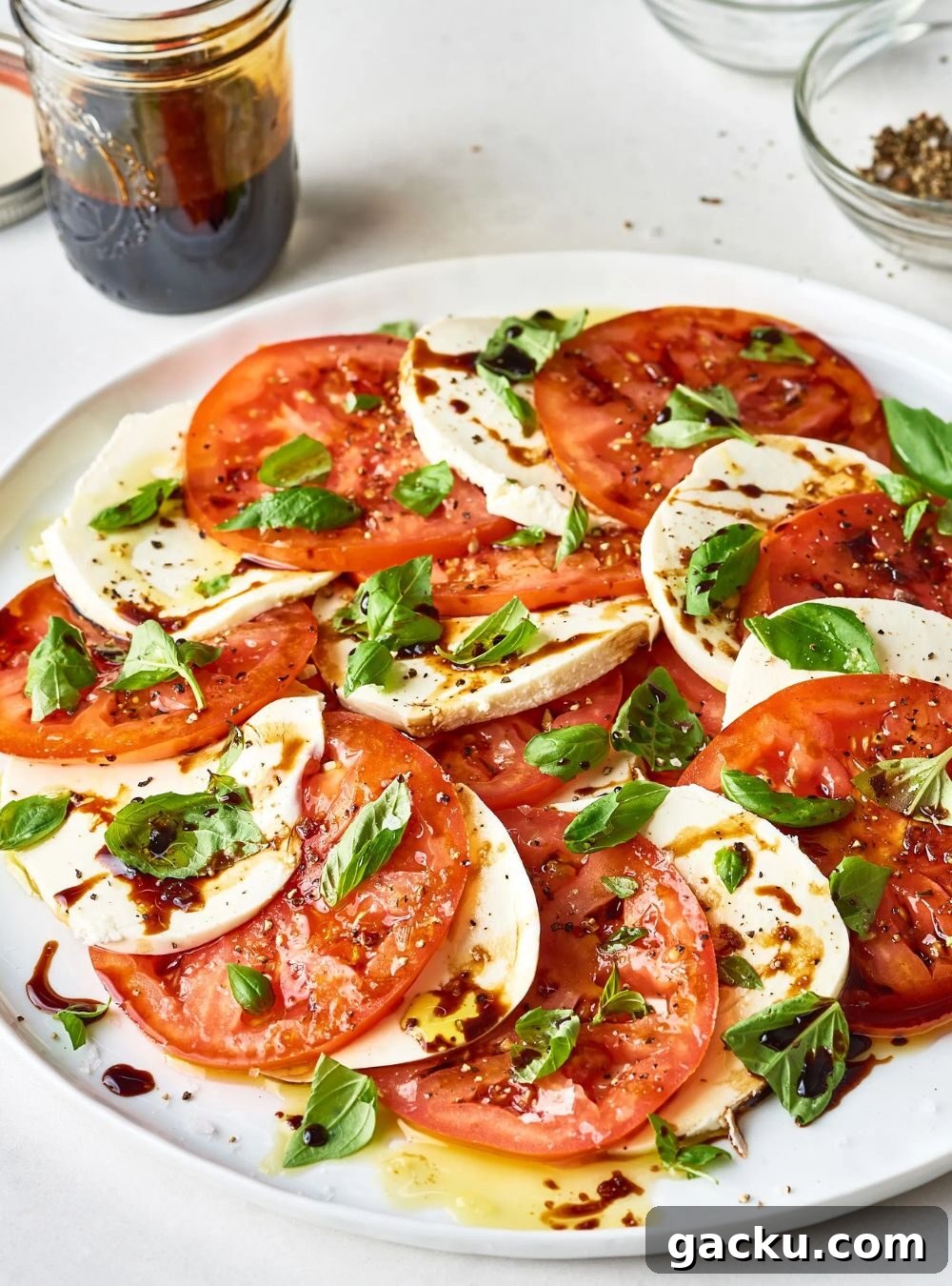 50+ Crowd-Pleasing Summer Recipes for Parties and Gatherings 22 caprese salad