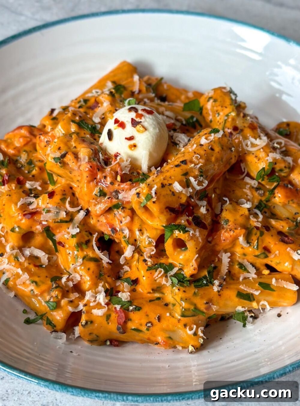 50+ Crowd-Pleasing Summer Recipes for Parties and Gatherings 8 tomato garlic pasta