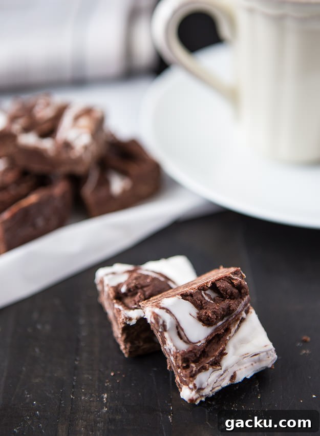 Peppermint Chocolate Fudge Recipe — Creamy Mint Chocolate Bars 3 Peppermint chocolate fudge