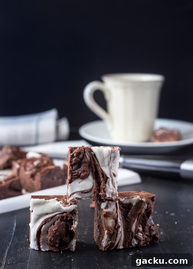 Peppermint Chocolate Fudge Recipe — Creamy Mint Chocolate Bars 5 Peppermint chocolate fudge