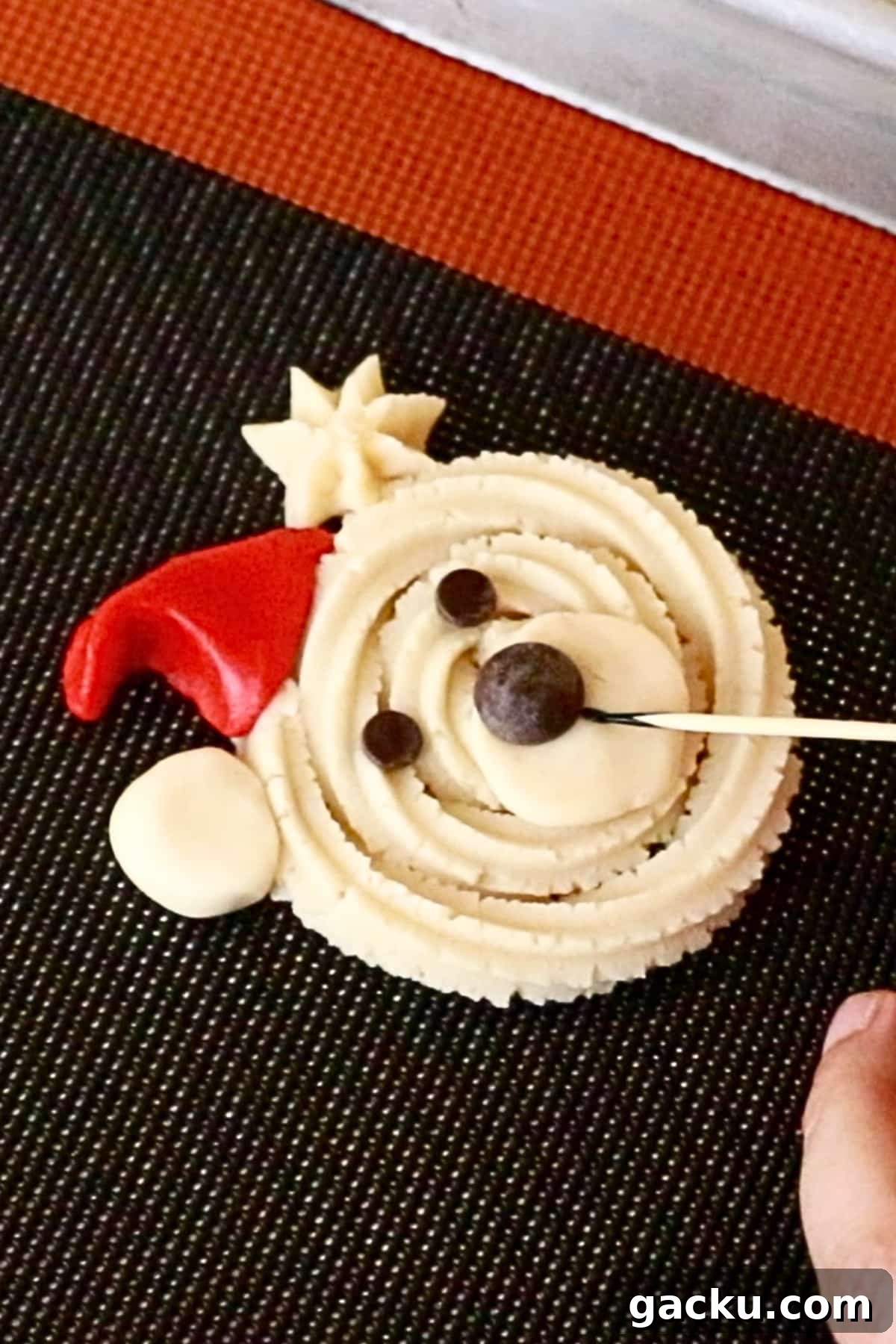 adding a mouth on teddy bear Sant dough