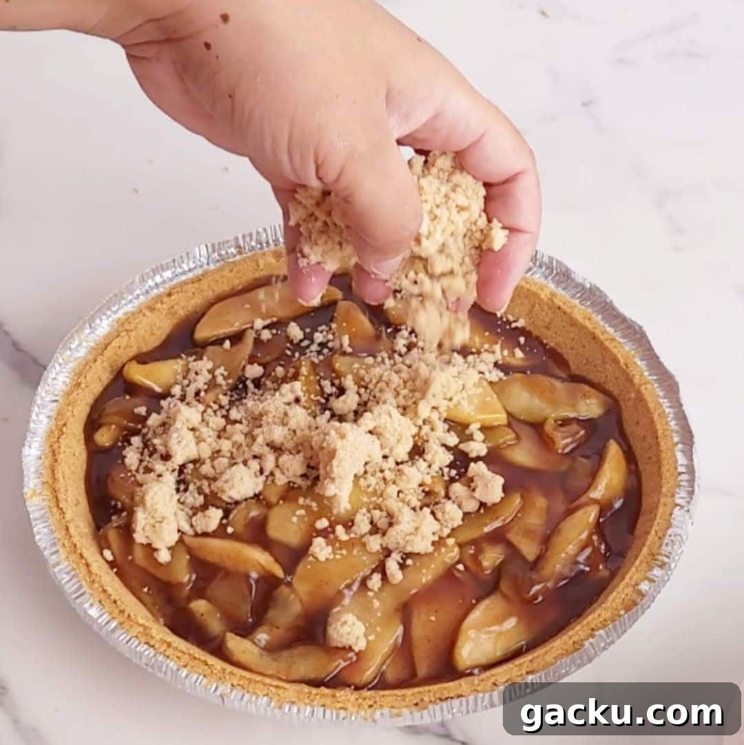 apple pie with graham cracker crust - step 4