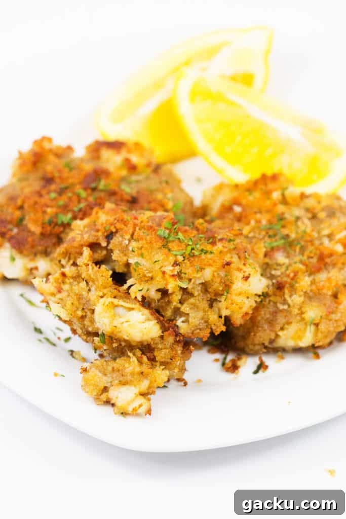Crispy Lobster Cakes with Lemon-Dill Aioli 2 lobster cakes