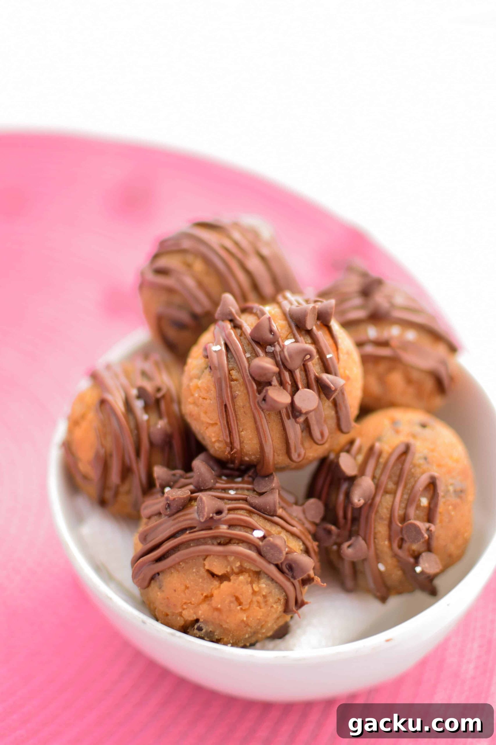 Vegan Chocolate Chip Cookie Dough Bites | 100% Plant-based, no-bake, easy to make edible cookie dough bites the whole family will love!