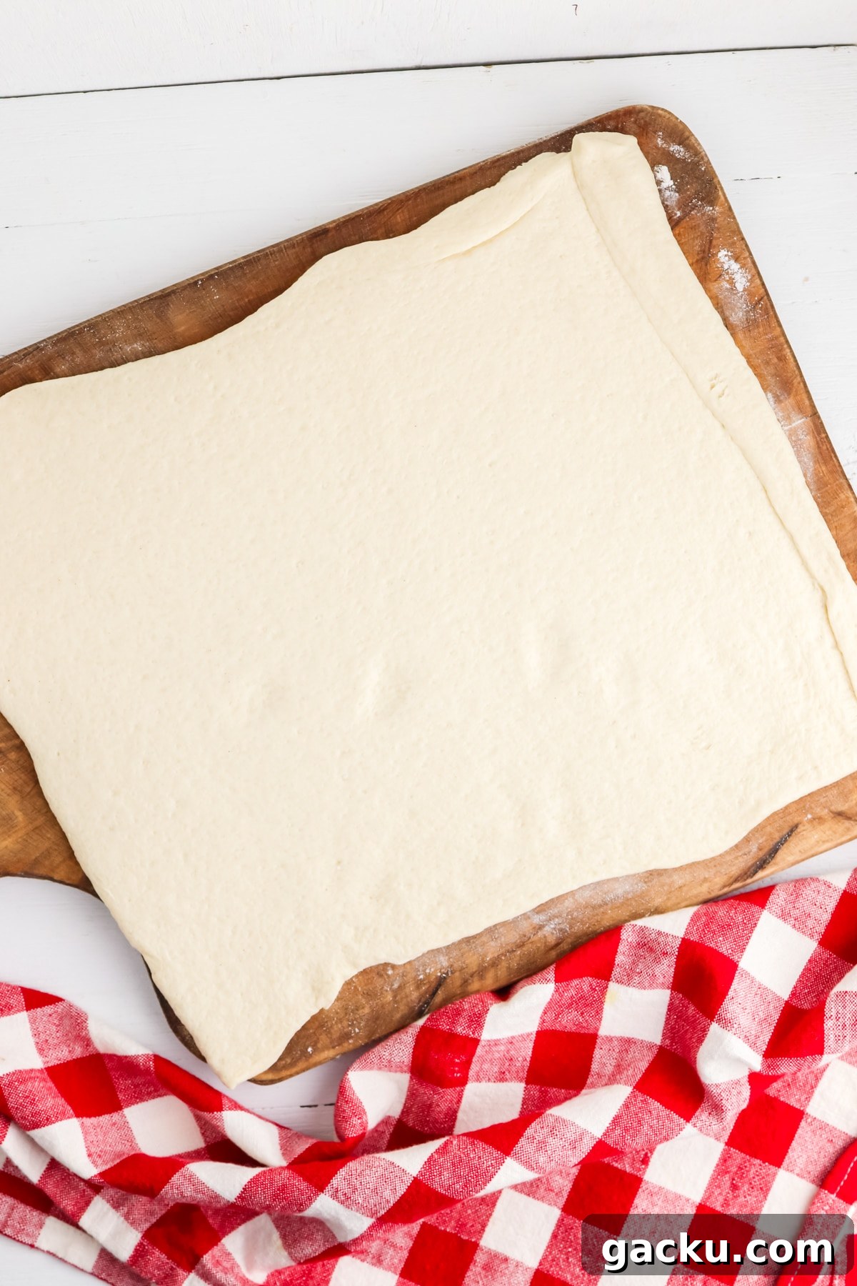 roll out pizza dough