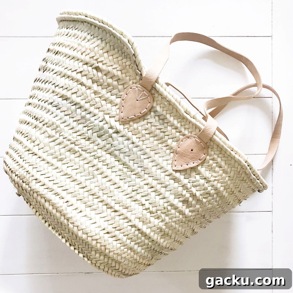 Top Gifts for Food Lovers: Unique Ideas for Every Taste 12 Gifts made with love for the foodie on your list! Like this perfect straw market basket bag.