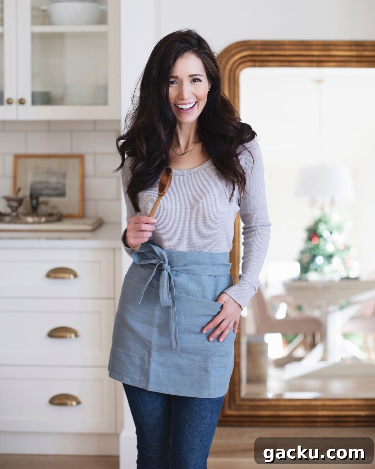 Top Gifts for Food Lovers: Unique Ideas for Every Taste 15 Gifts made with love for the foodie on your list! Like this perfect linen apron.